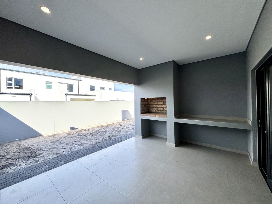 4 Bedroom Property for Sale in Sandown Western Cape